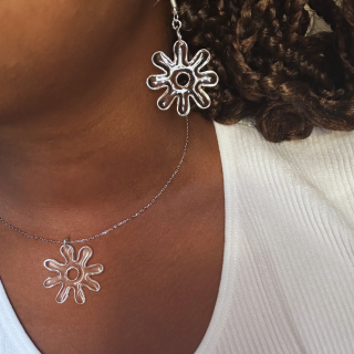 Ebony Joy Bloom Set (Necklace & Earrings)